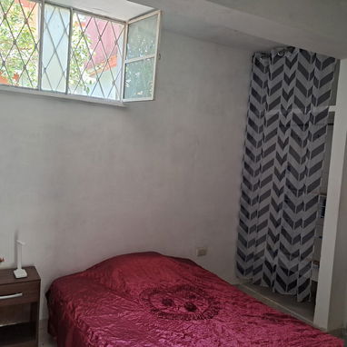 Renta de Casa en Marianao, límite con Playa (excelente ubicación) - 4/9