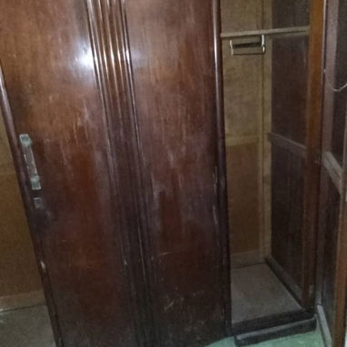 ACEPTO CUP, VENDO ESCAPARATE ANTIGUO ES DE CAOBA EN OPTIMAS CONDICIONES Y BIEN CUIDADOo ESTO NO TIENE MUERTE---#---55398 - Img 110376340
