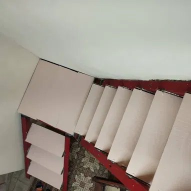 CASA CON EXCELENTE UBICACIÓN - 3/10