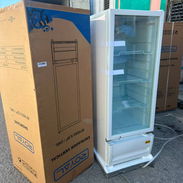 Exhibidora Comercial Vertical Royal 8.5 Pies - Img 55889650