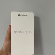 Motorola Moto G06 4GB RAM + 128GB almacenamiento! Color verde Pantone Tendril nuevo - Img 54521946