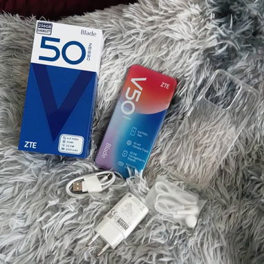 ZTE V50 NUEVO (AUDIFONOS DE REGALO🤭) - Img 121220887