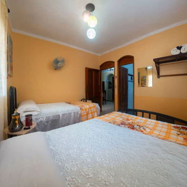 Se rentan 6 habitaciones en el hostal "Tuto y Cari".Situado en el mismísimo centro histórico de Trinidad - Img 96131119