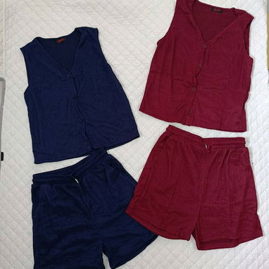 Conjunto de short y camisetas. - Img 122996747