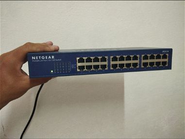 Switch netgear 24 puertos 100 mbps - Img main-image-45678898