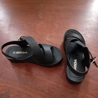 Sandalias de mujer con muy poco uso - 2/2
