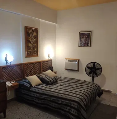 Apartamento en el vedado(1hab)(Planta eléctrica y wifi) - Img 96165071