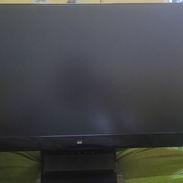 vendo monitor de 22'' ojo tiene jodió el display y el HDMI - Img 56945966