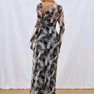 Hermoso Vestido Largo de Mangas 🤗🤍🖤 Original Talla S Traído 🇺🇸 Tendencia 🔥 También le sirve a talla S/M - Img 108958490
