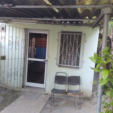 Se vende una propiedad con un departamento con 50metros d largo y 10 d ancho - 7/9