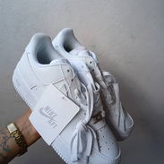 ¡Compra tus buenos tenis al mejor precio! - Img 57143909