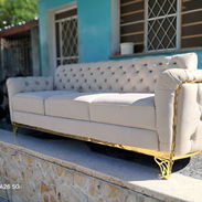 Sofá de Lujo Disponible y Listo para Entregar. ENVÍO GRATIS y Garantía - Img 57535136
