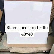 Azulejo color blanco coco importado tecnología italiana con brillo de 40x40 - Img 45804342