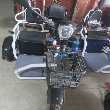 MOTICO MAF DE PASEO CON MINI-SIDECAR. ⁠Batería de LITHIUM LiFePO4, 500 Wats, Autonomía 60-70 KM. ⁠Capacidad 2 personas - 3/5