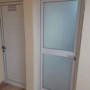 Decore su hogar🏘️ con estilo y los mejores diseños de ➖Puertas ➖Ventanas ➖Estantes ➖Bajo de mesetas ➖Paños fijos - Img 118990552