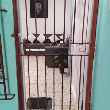 Renta x mes en el vedado disponible el viernes - Img 120927829