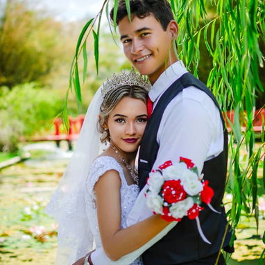 Fotógrafia y video para bodas. Trajes,serviciode estilista e impresión en todos los formatos. Estudio fotográfico CUERVO - Img 100573886