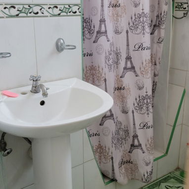 Casa en la Víbora en bajos, 3 hab con garaje. - Img 121988845