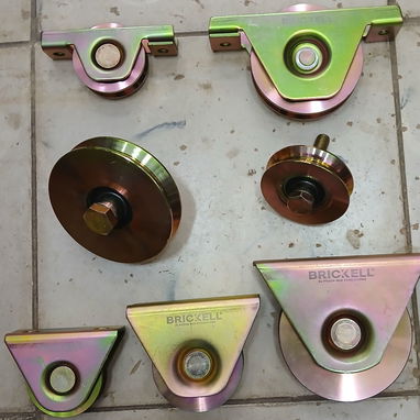 Sistema de rueda fijas, rodos de silicona con rodillos guías y sistema de rodamientos - 2/4