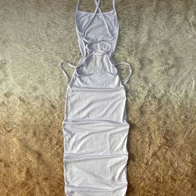 Bodys, vestidos espalda afuera y más - Img 124840922