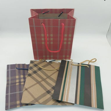 Bolsas y papel de regalo - Img 124004782