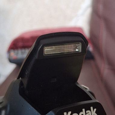 Kodak AZ521, cámara de 16MP con zoom óptico de 52x, pantalla LCD de 3", grabación de video 1080p - negro. - 6/7