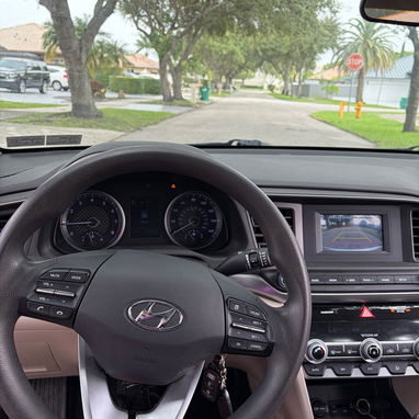 Hyundai Elantra 2020 - 5/6