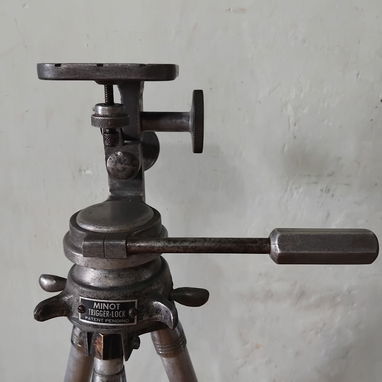 VENTA DE TRÍPODE PARA CÁMARAS - Img 117069611