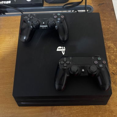 PLAYSTATION 4 PRO + 17 JUEGOS 🔥🎮 - 2/3