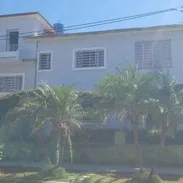 Se vende casa totalmente independiente en el Sevillano - Img 54902644