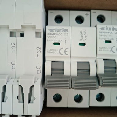 Breaker Corriente Directa, CD. Fotovoltaico. 16, 32 y 63 amperes. Disyuntores bipolares. - 7/9