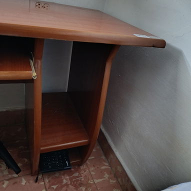 Mesa Muy Buena para computadora - 2/3