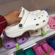 Crocs Blancas - Img 57812913