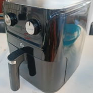 Freidora de aire 5.5L marca EKO de uso trabajando al 100 - Img 58257441