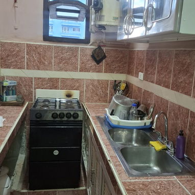 Venta de apto en el vedado cerca de linea y A por encima de linea 1er piso exterior 2/4. Capitalista 53614857 - 2/10