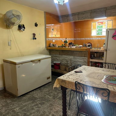 🏡*SE VENDE CASA EN MARIANAO DE 800m2– LÍMITE CON PLAYA 140 y 29* - 8/10