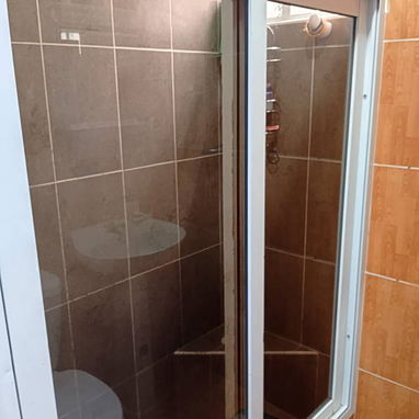 Ref # 82.Ofertaaaa a la venta apto de un cuarto frente de calle con balcón y super céntrico!!!! - 4/10