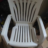 Pareja de sillas plásticas - Img 45572890