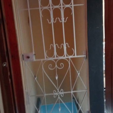 Se vende apto interior en Marianao 12mil Usd. Se deja con varias cosas - 6/8