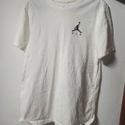 Pullover Jordan de niño talla S - Img 57143401