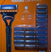 Set de máquina de afeitar 🪒 ( Guillet) de 4 cuchillas , totalmente originales 20 USD o el pago en MN al cambio 💱 - Img 50169225