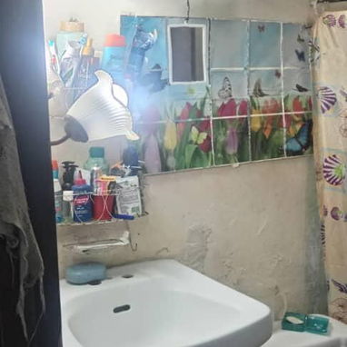 CASA BIPLANTA EN LAWTON - TITULO DE PROPIEDAD  Vendo casa de 2 plantas en Lawton (10 de Octubre). - 3/10
