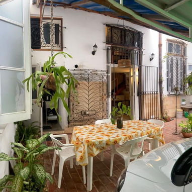 Vedado - vendo propriedad habilitada para restaurante y casa - 2/2