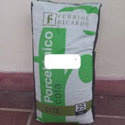 Cemento cola blanco porcelanico de 25 kg - Img 55743334