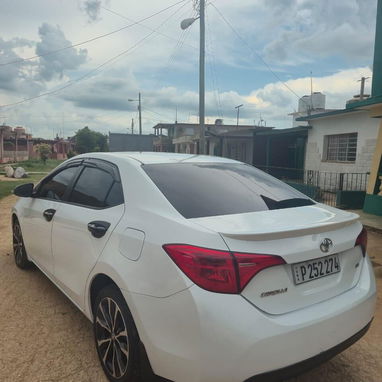 TOYOTA COROLLA SE 2018 - 3/4