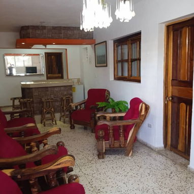 Cod. Z 🔑 Villa para 13 Personas en Guanabo | Casa con Piscina y Ranchón + Planta Eléctrica - Img 108814485