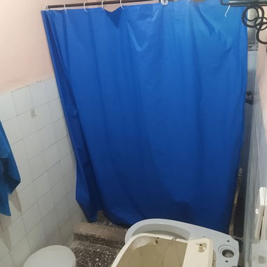 Vendo apartamento capitalista de 1/4 grande, baño, cocina, sala comedor, terraza y agua todos los días, tercer piso - Img 123596603