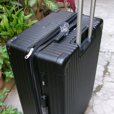 Vendo Maleta Nueva Calidad Europea 23 KG. - Img 121992814