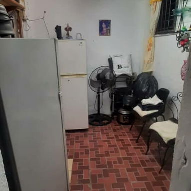 🚨🏠 ¡OPORTUNIDAD EN MARIANAO! 🏠🚨  💰 PRECIO: $6,500 USD 💰  📍 Zamora, Marianao, cerca del Hospital Militar 👀  ✨ Por - 3/10