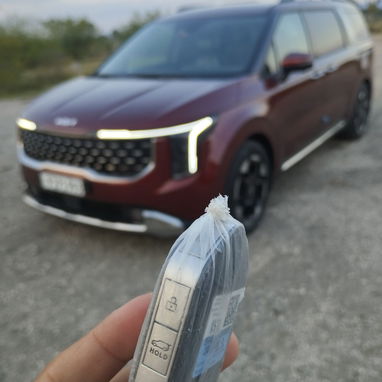 Vendo o negocio Kia Carnival, 2025 cero millas - Img 112277521